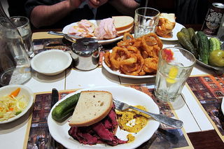 800px-Second_Avenue_Deli.jpg